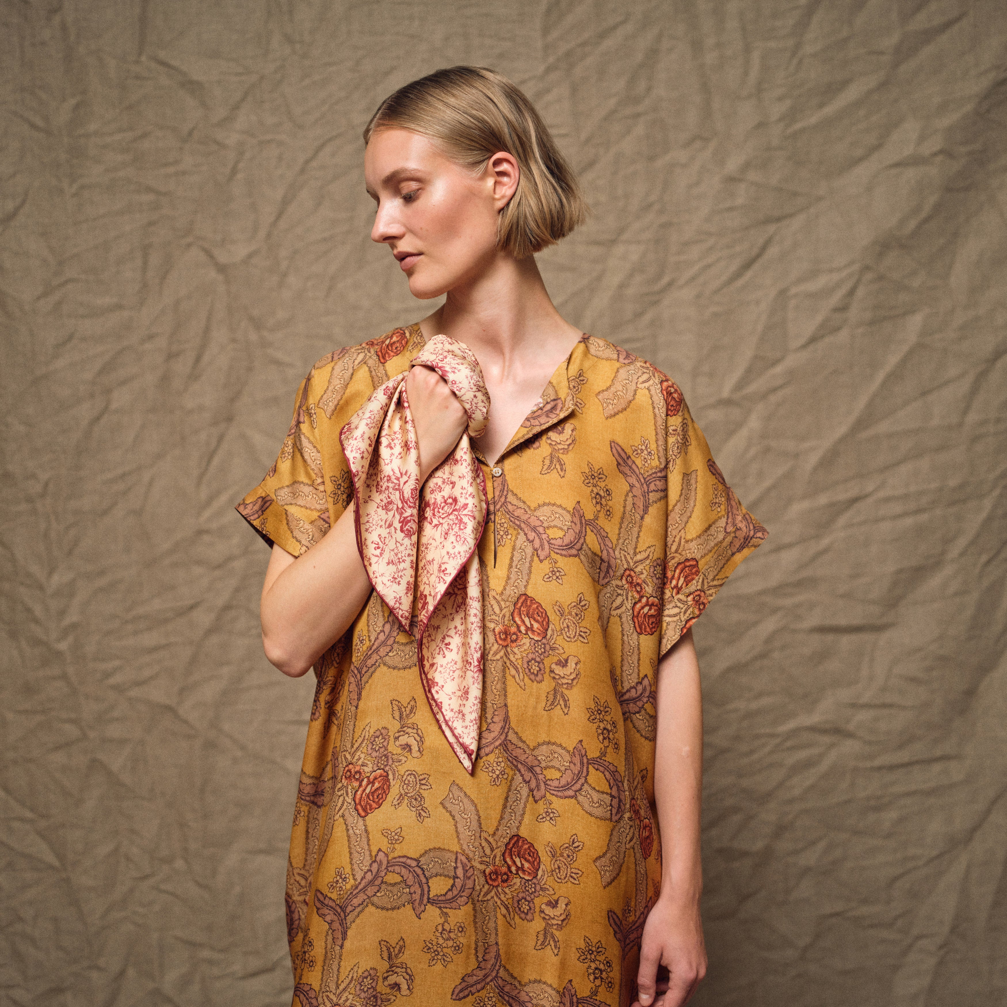 Tapis Noir Clara Silkekjole - Gul Dress Gul