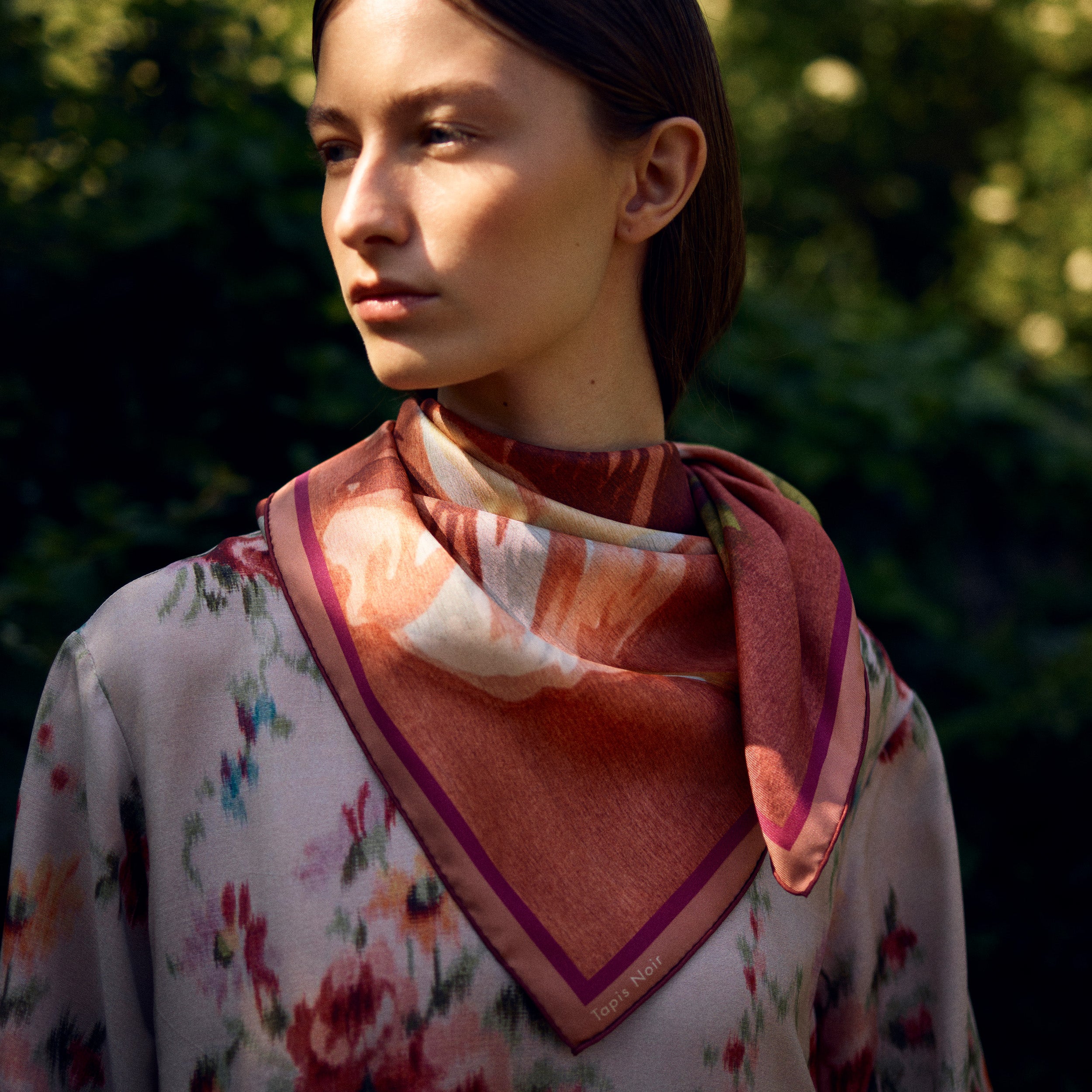 Tapis Noir Classical Evelyn Scarf Classical Rød