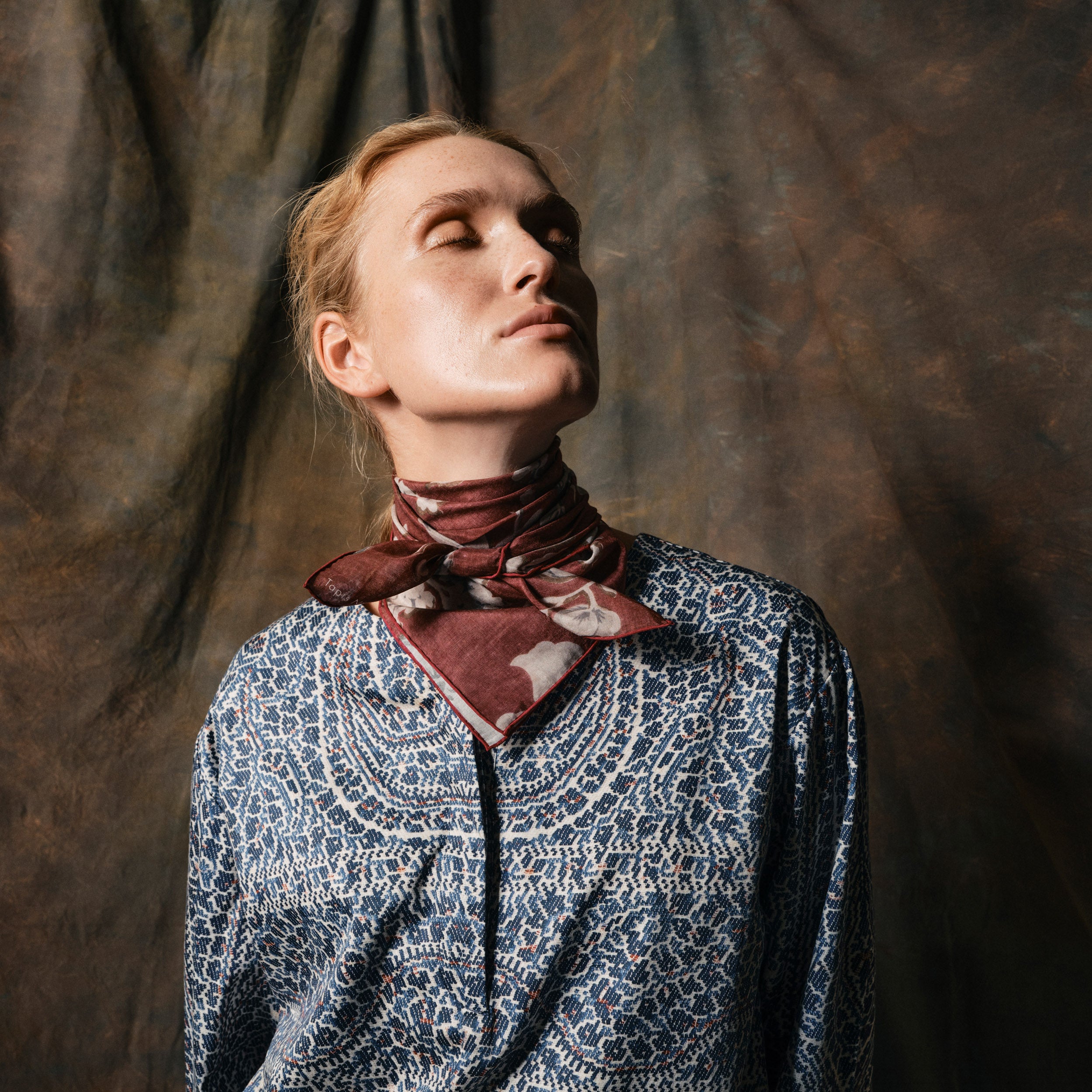 Tapis Noir Let Dana Tørklæde Light Rød