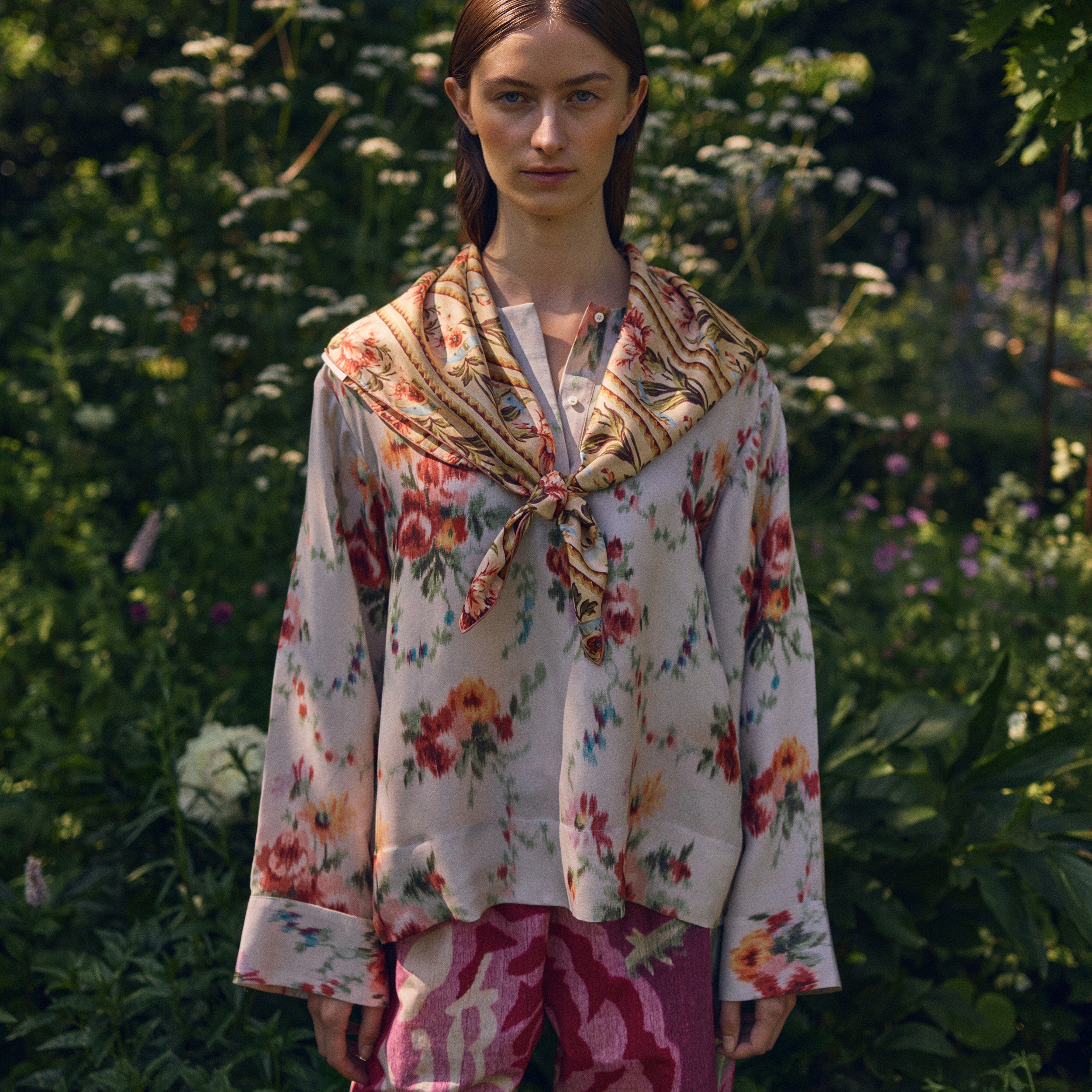 Tapis Noir Classical Ella Scarf Classical Guld