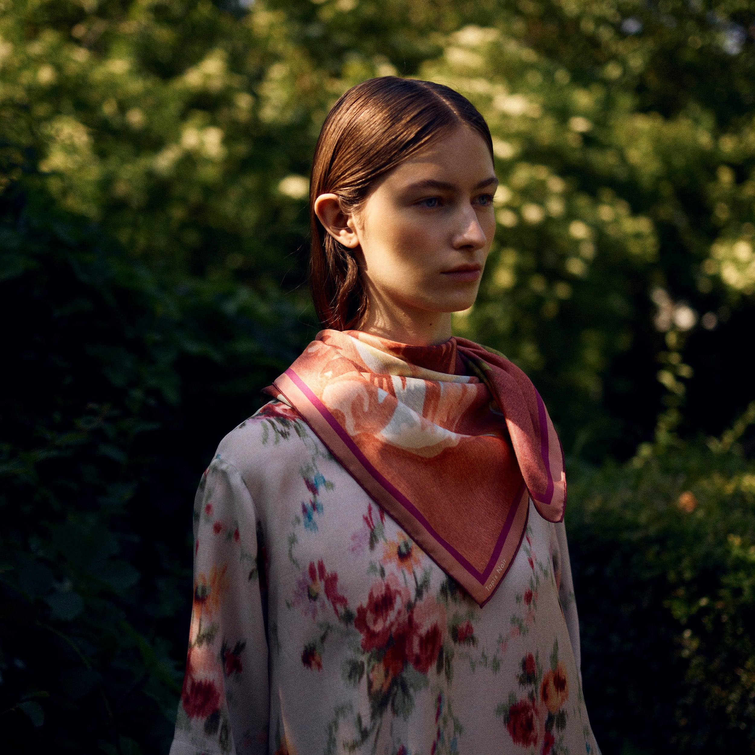 Tapis Noir Classical Evelyn Scarf Classical Rød