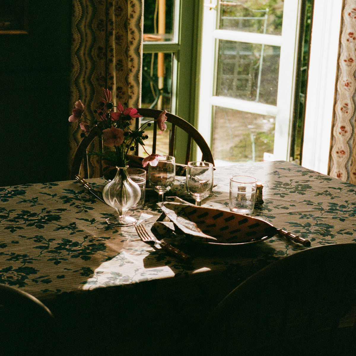 Tapis Noir Dug Greta - 140x236cm Tablecloth Mørkeblå