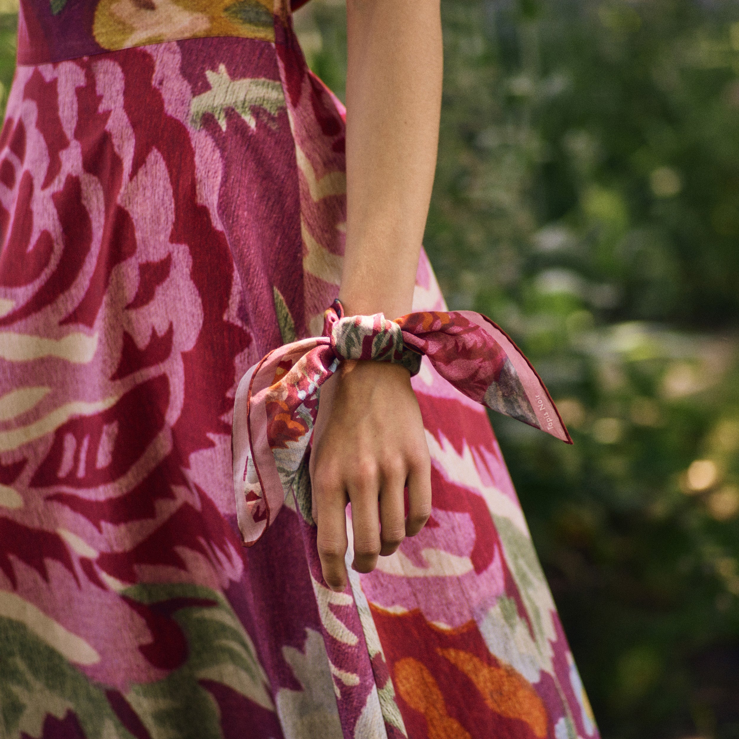 Tapis Noir Handkerchief Erin Handkerchief Purple