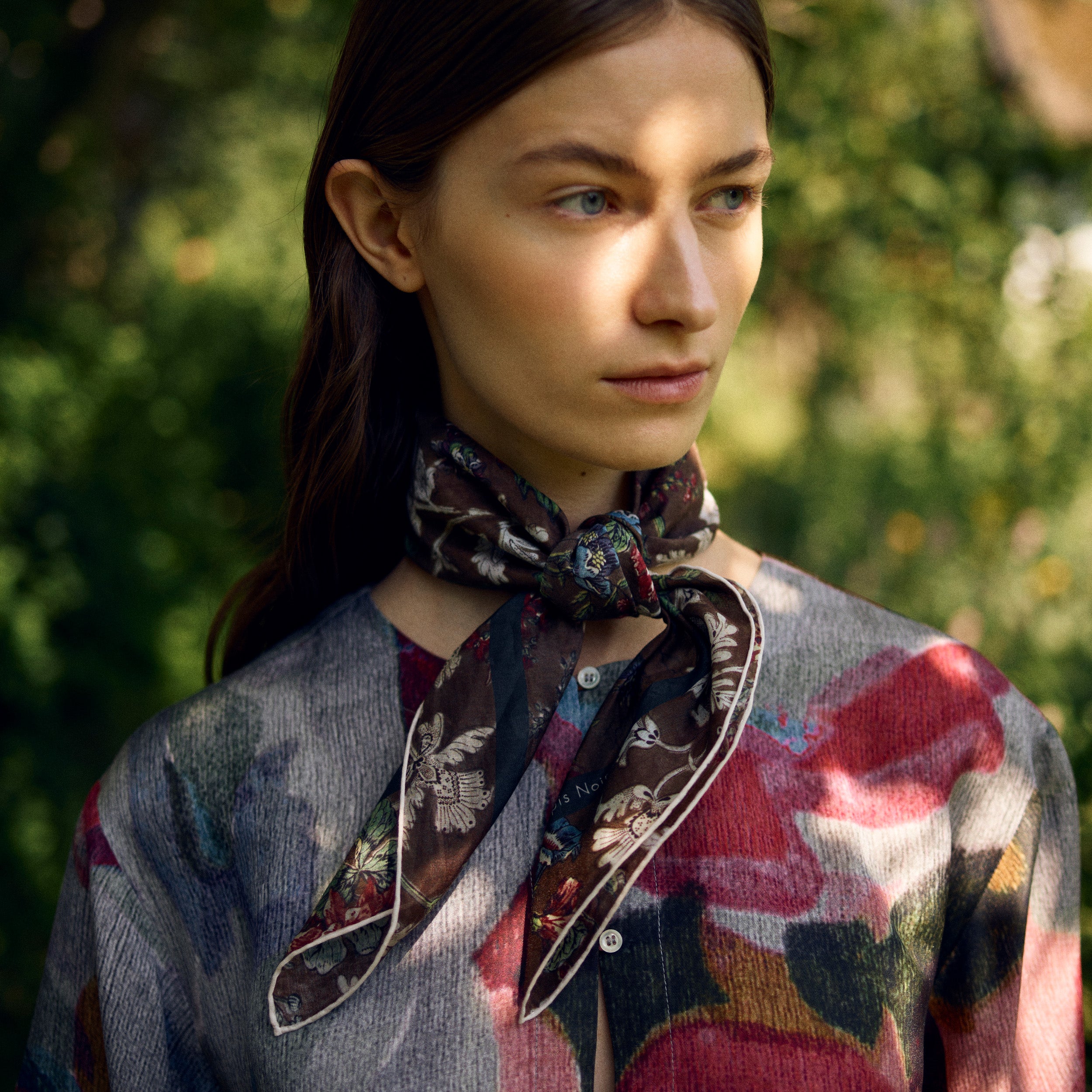 Tapis Noir Let Lille Eliza Tørklæde Light Small (67x67cm) Brun