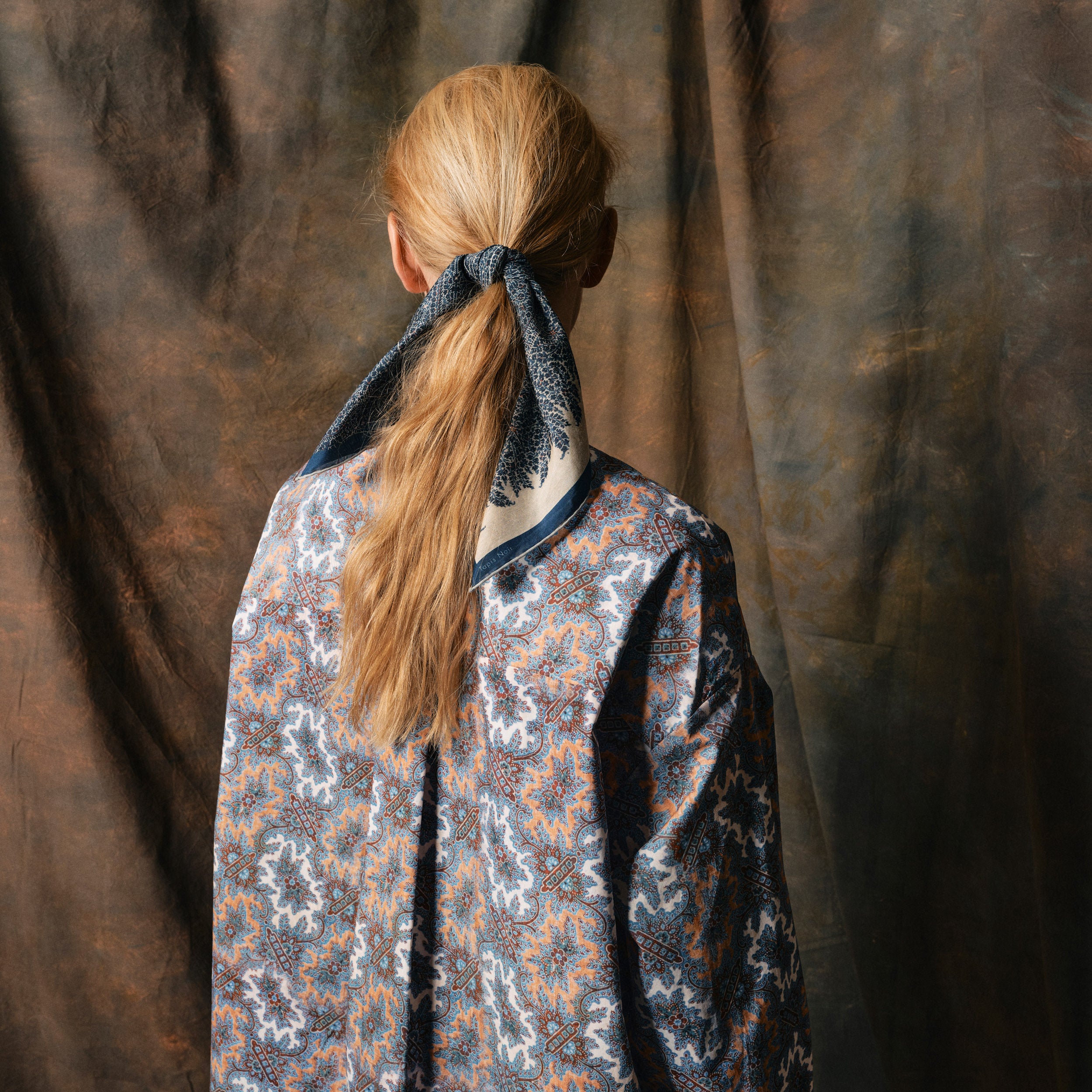 Tapis Noir Lommetørklæde Dina Handkerchief Mørkeblå