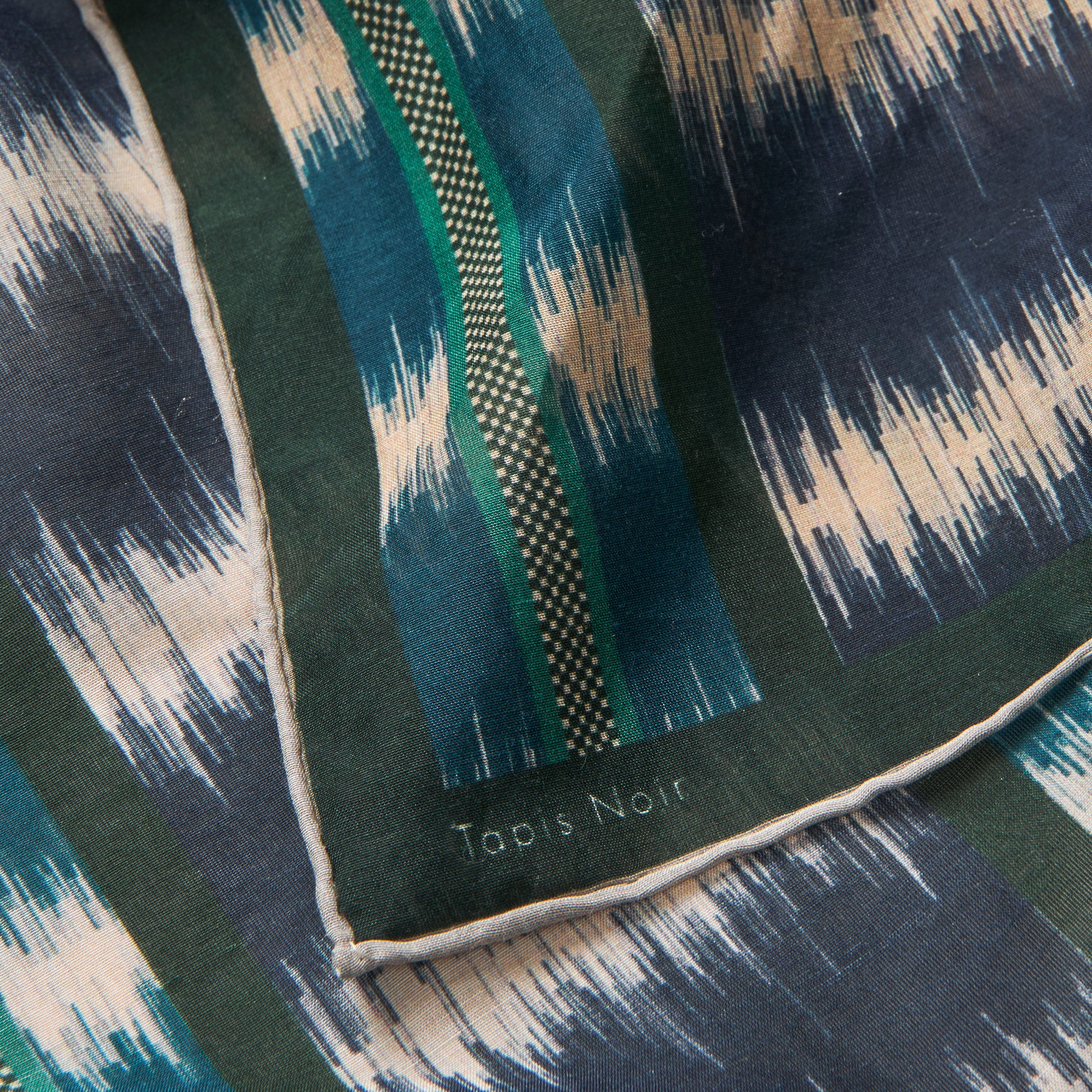Tapis Noir Lommetørklæde Giselle Handkerchief Mørkeblå